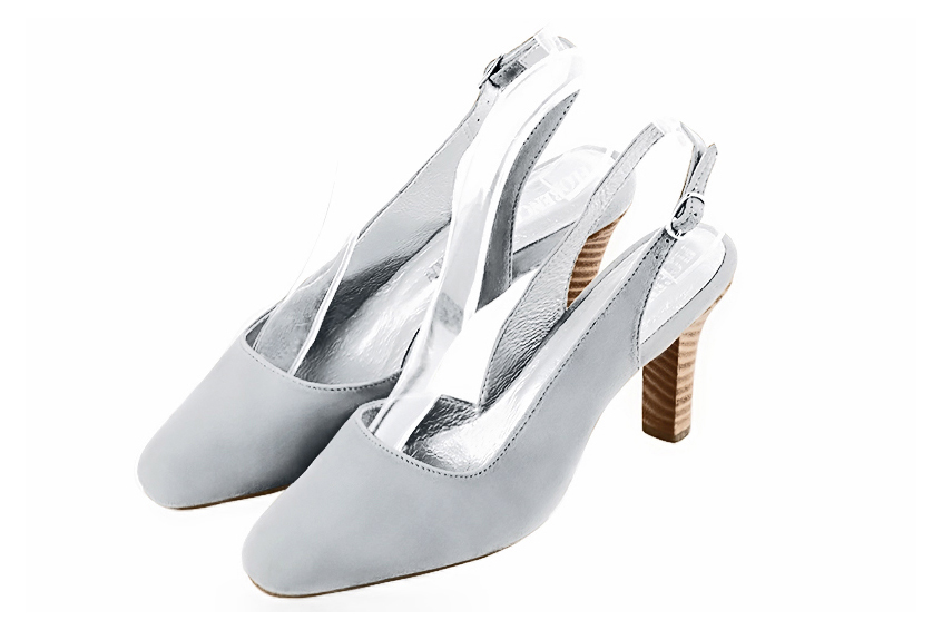 Pearl grey slingback elegant shoes. Round toe. High kitten heels.